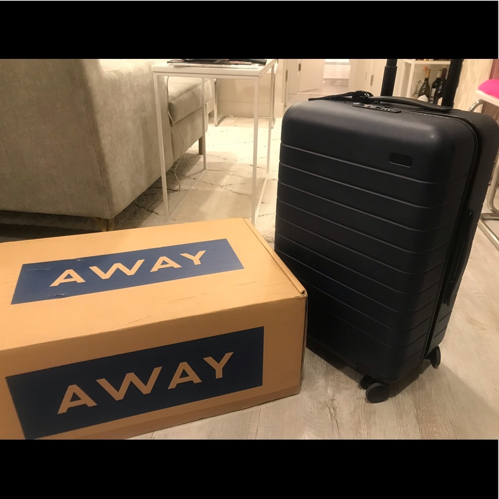 Away “Bigger Carry On” in Navy with battery!